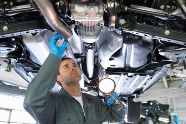 Các dấu hiệu khung gầm ô tô gặp hư hỏng mà chủ xe không nên bỏ qua