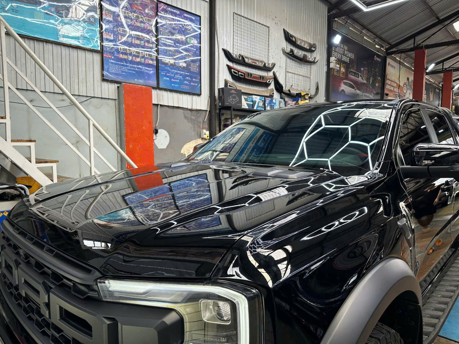 Ford Raptor 2026: Bảo Vệ Diện Mạo, Nâng Tầm Hiệu Suất Cùng Minh Quân Car Care Đà Lạt