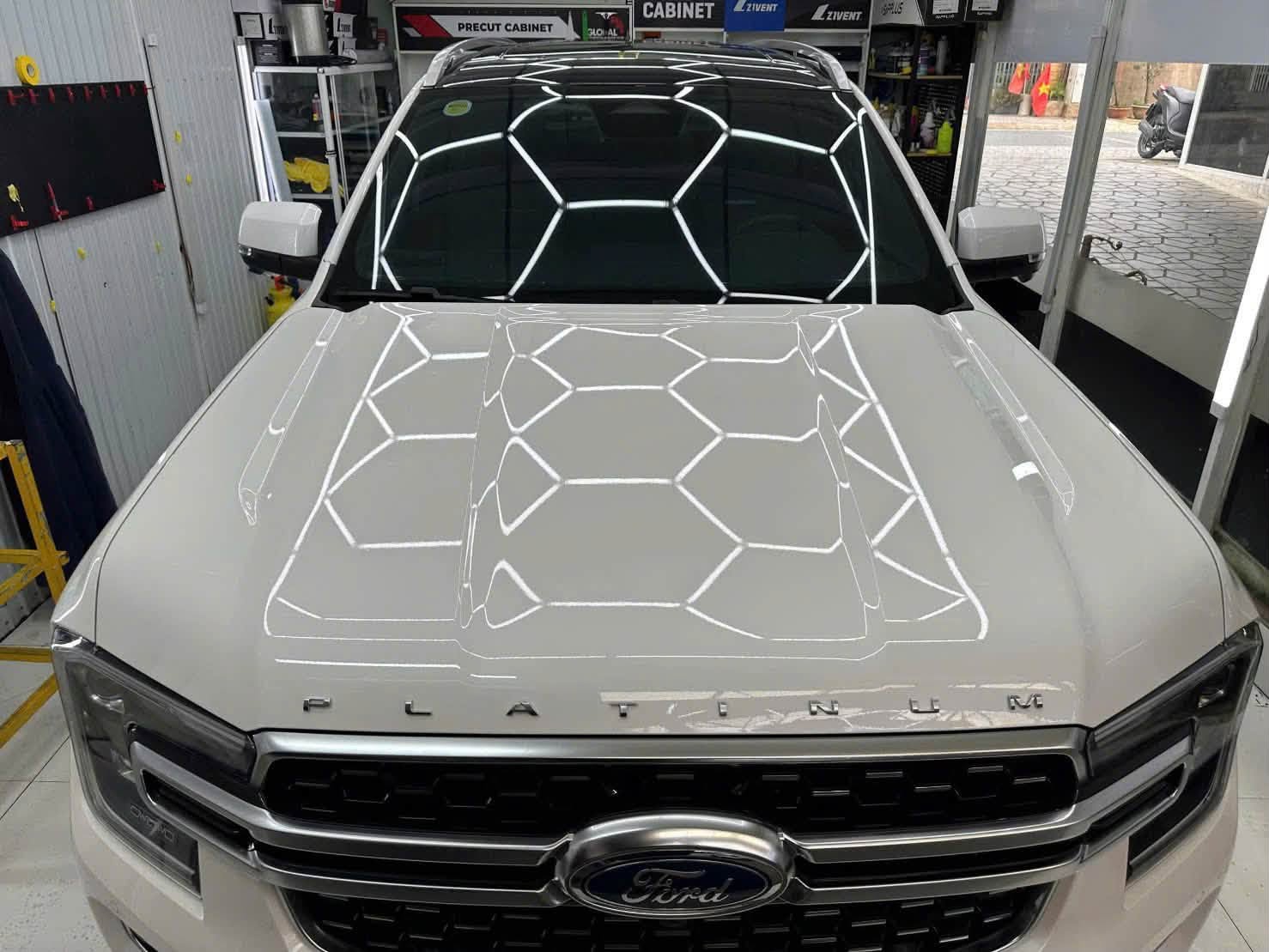 Ford Everest dán PPF SAP PLUS+ – Bảo vệ sơn xe toàn diện