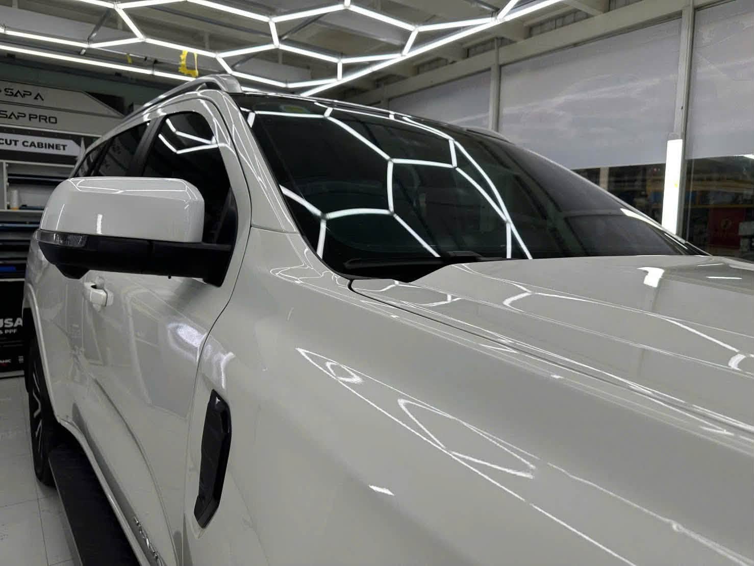 Ford Everest dán PPF SAP PLUS+ – Bảo vệ sơn xe toàn diện
